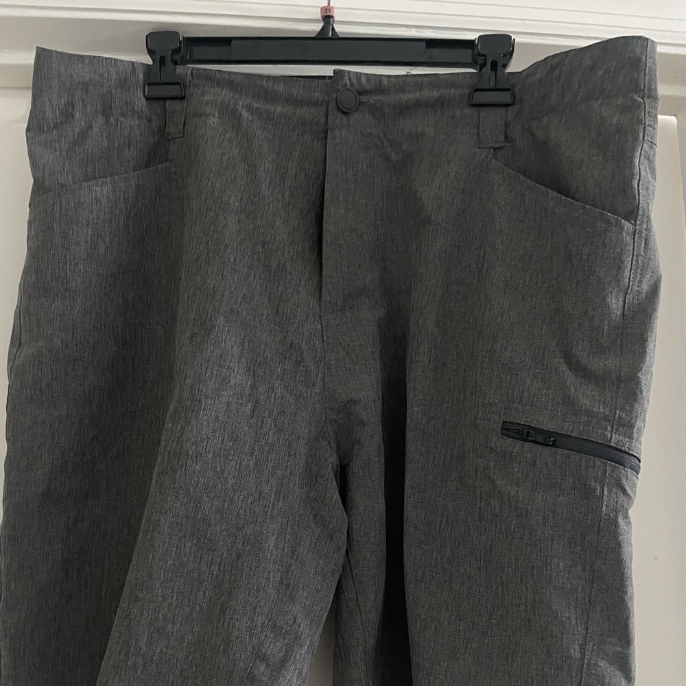 Zeroxposur gray shorts